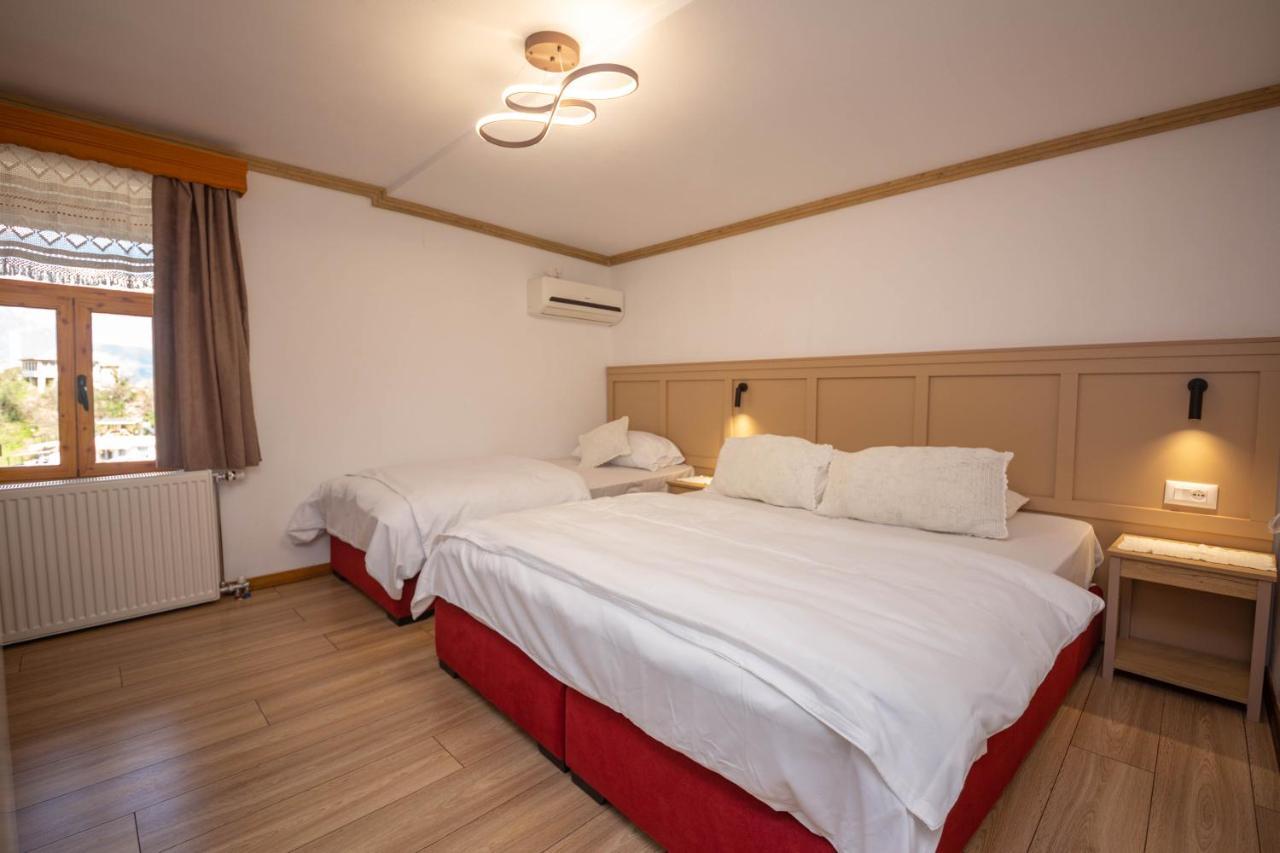 ジロカストラ ベッド ＆ ブレックファースト コトニ Bed & Breakfast エクステリア 写真