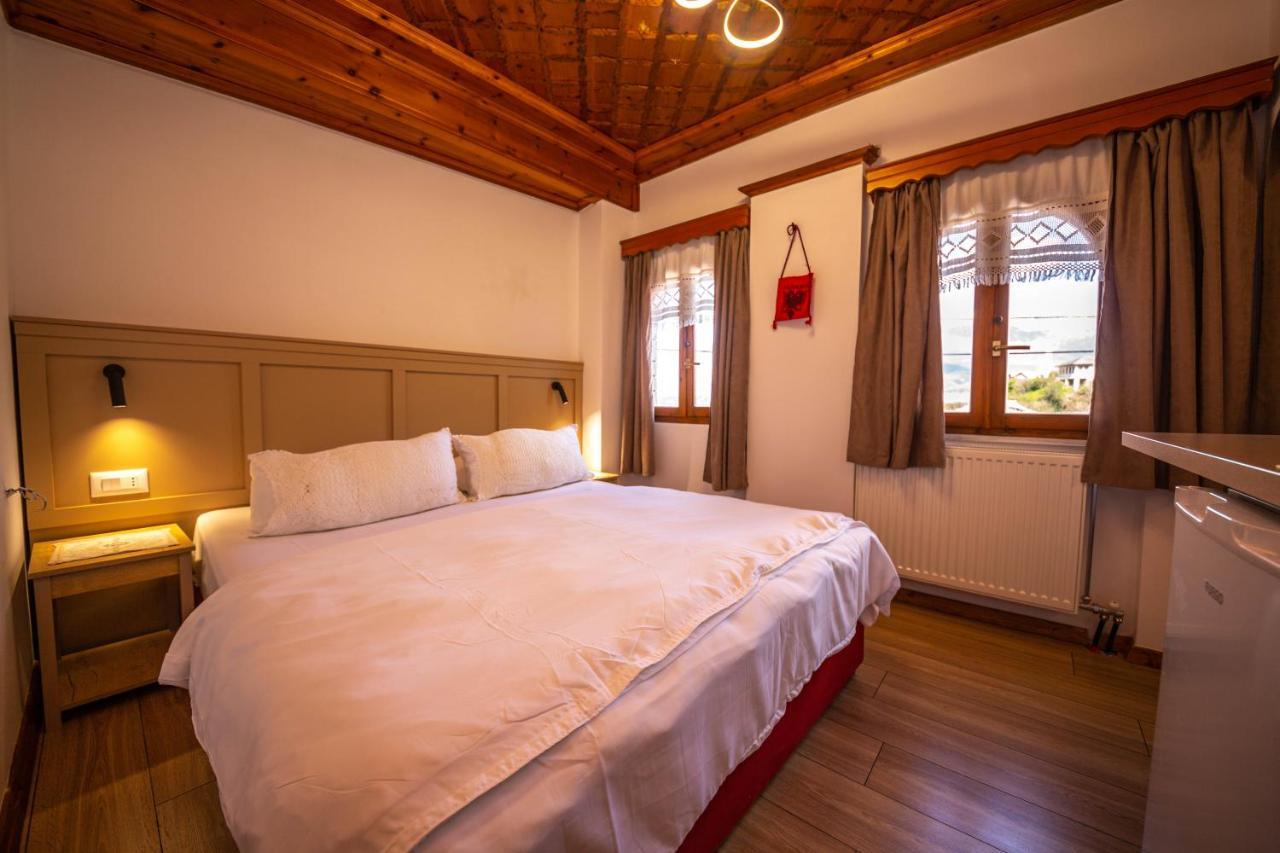 ジロカストラ ベッド ＆ ブレックファースト コトニ Bed & Breakfast エクステリア 写真